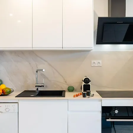 Mango Heliopolis - - Terrace - Climatisation - Parking - Village Naturiste Apartamento